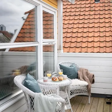 아파트 Cozy Penthouse Private Balcony Centre